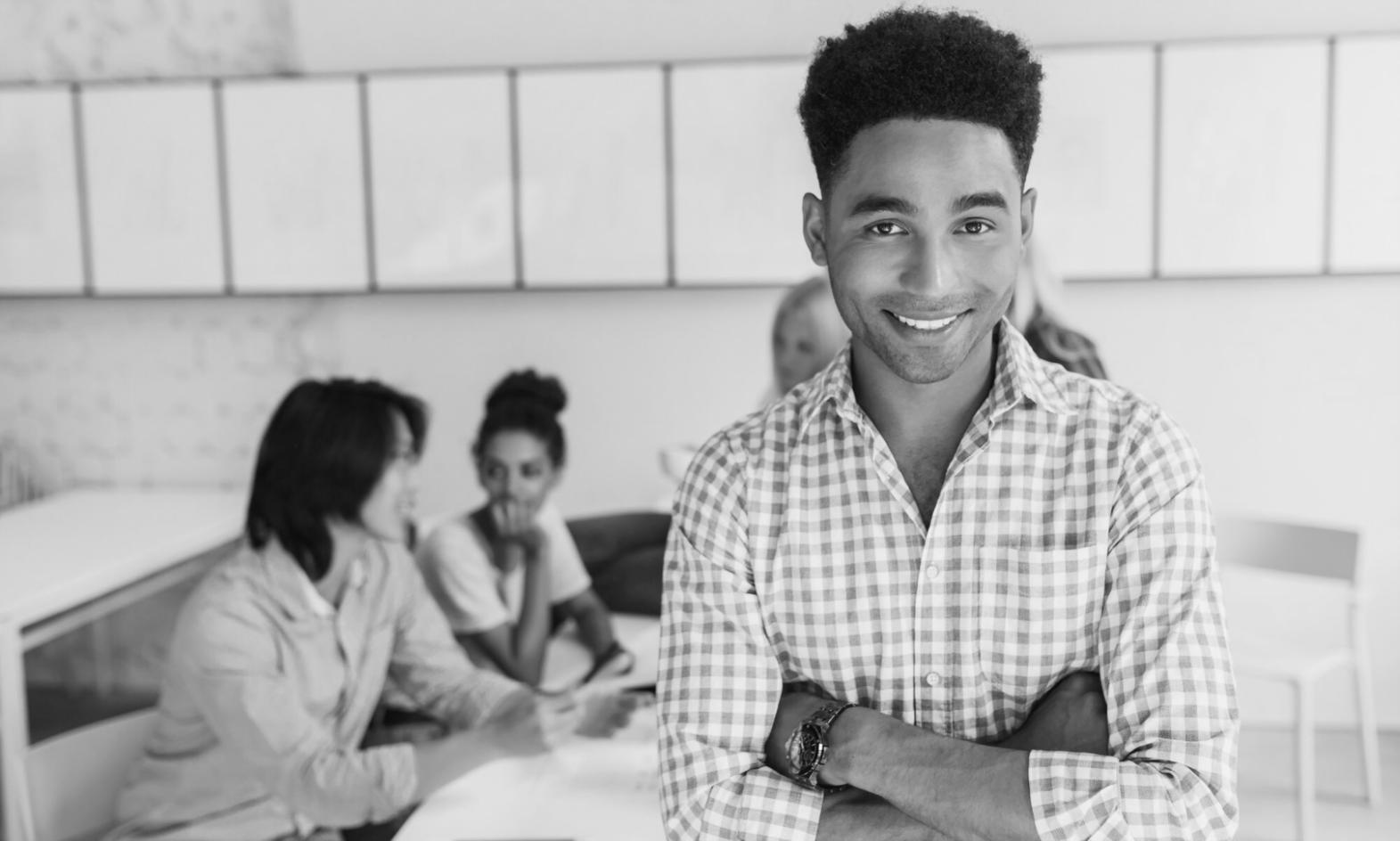 Interactive financial education classroom with modern technology and collaborative learning setup